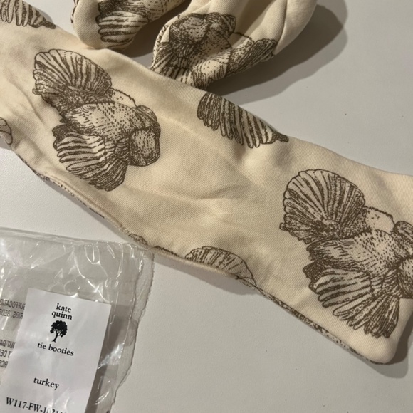 Thanksgiving Turkey bow and booties set Kate Quinn size 0-3 months - Picture 3 of 7